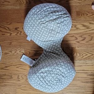 Boppy side sleeping pregnancy pillow